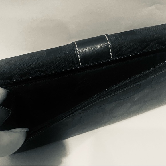 COACH Signature Tri-fold wallet in black, excellent condition - Picture 6 of 8